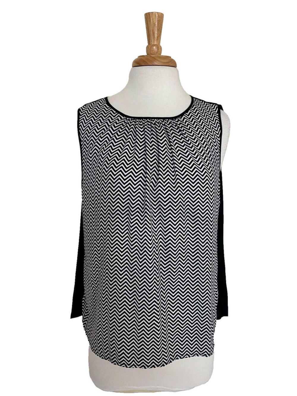Jones New York Collection Black White Zig Zag Print Sleeveless Blouse Top 14P